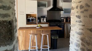 Private kitchen - Typical Breton farmhouse in the heart of the Argoat region. Go green! (Saint-Gilles-Pligeaux)
