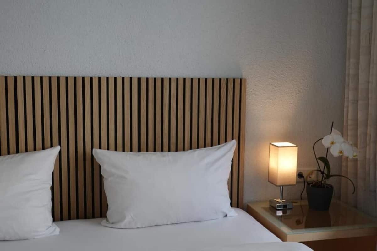 Single Room | WiFi (free), bed sheets