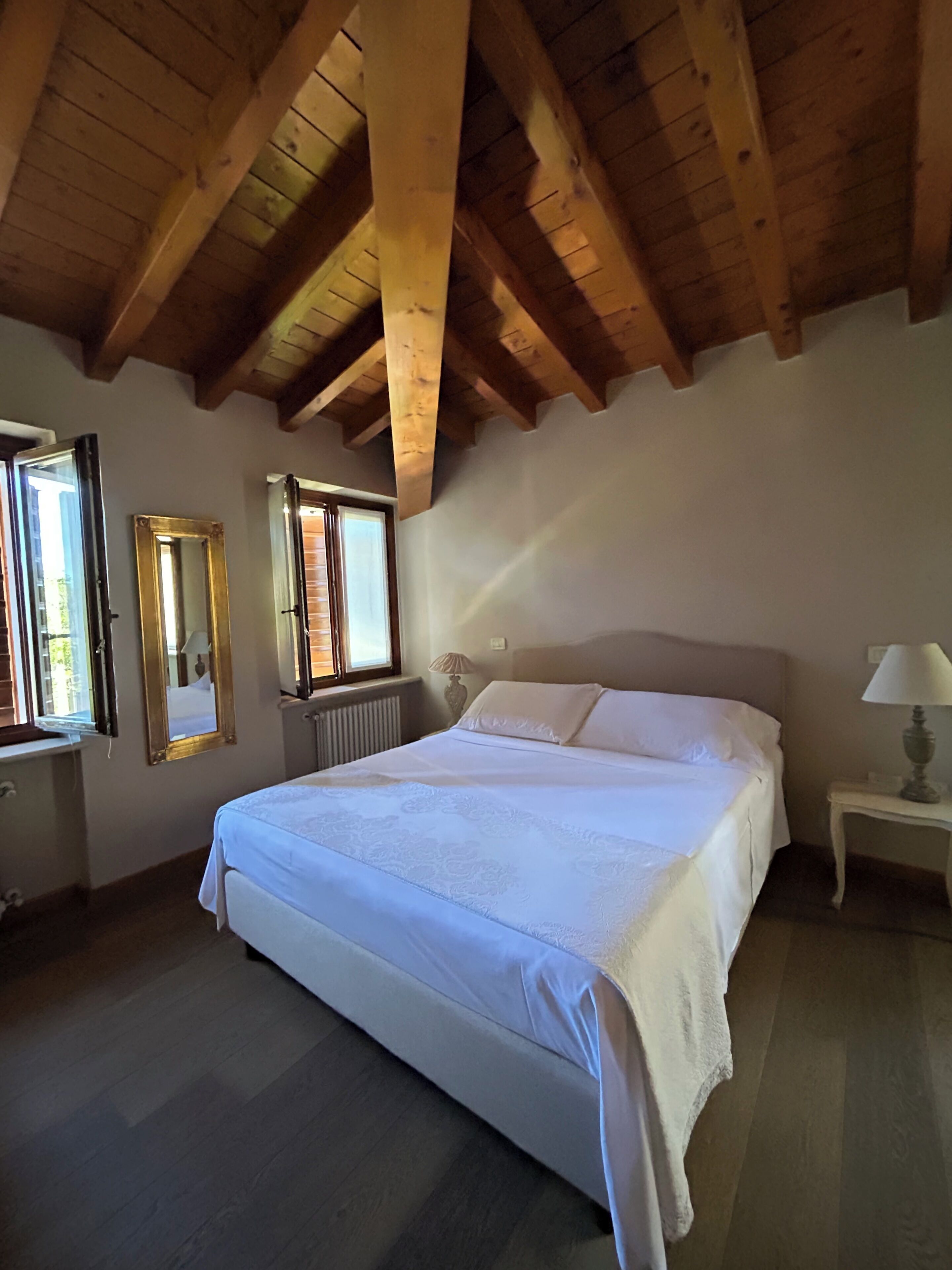 Fer et planche à repasser, Wi-Fi, draps fournis