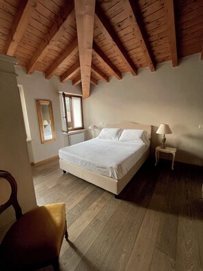 Strykejern/-brett, wi-fi og sengetøy