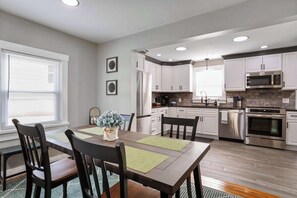 Dining - Cozy w Fenced Yard, Games & Walkable to Luray! (Luray)