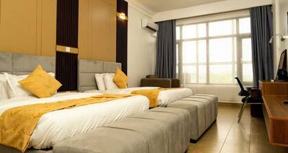 Julirose Hotel and Suites