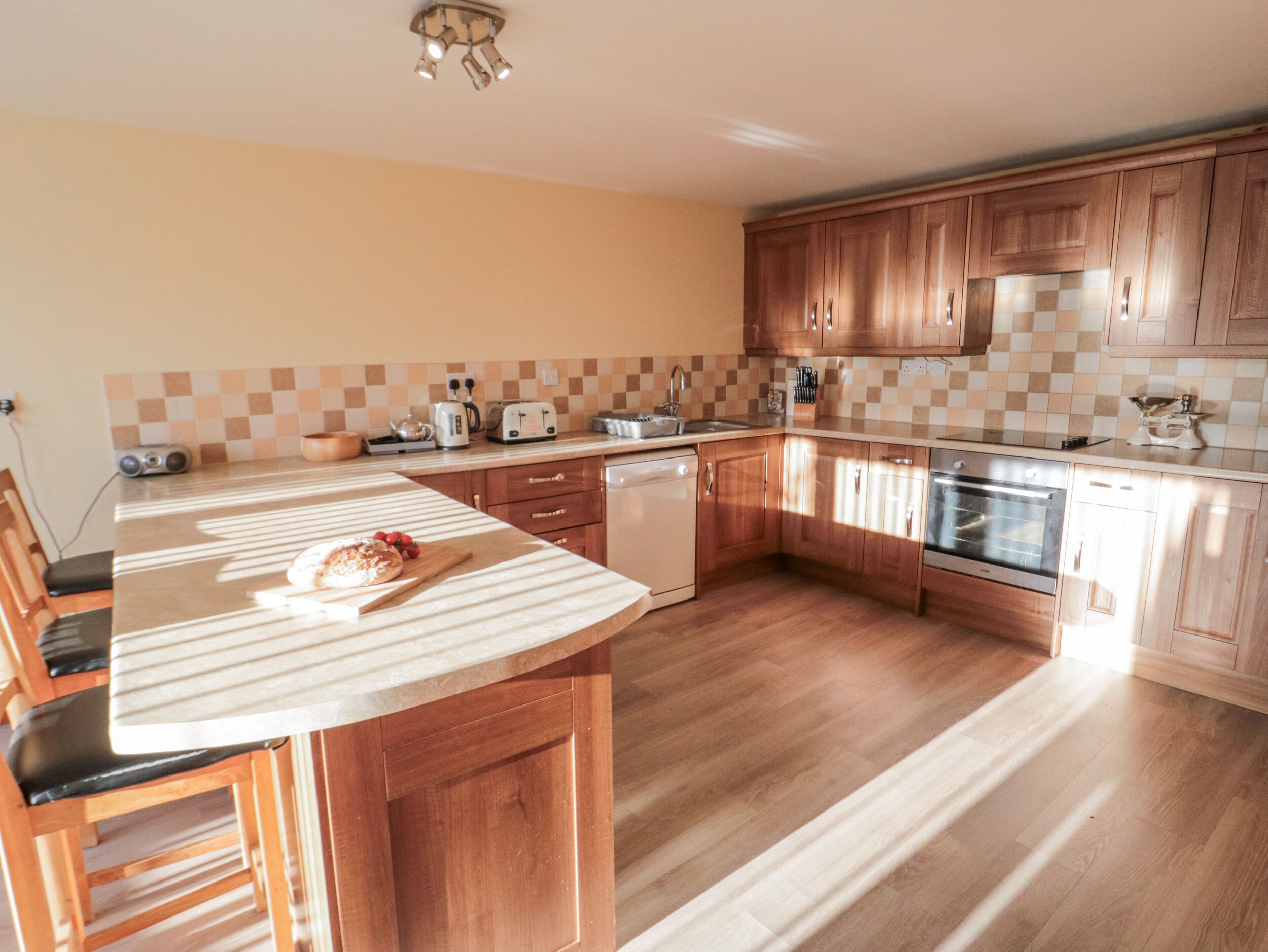 Máy rửa bát, dụng cụ nấu nướng/bát dĩa/dao nĩa 