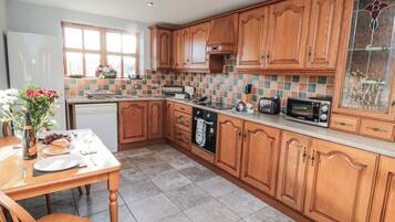 Dụng cụ nấu nướng/bát dĩa/dao nĩa