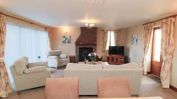 Cottage | Living area