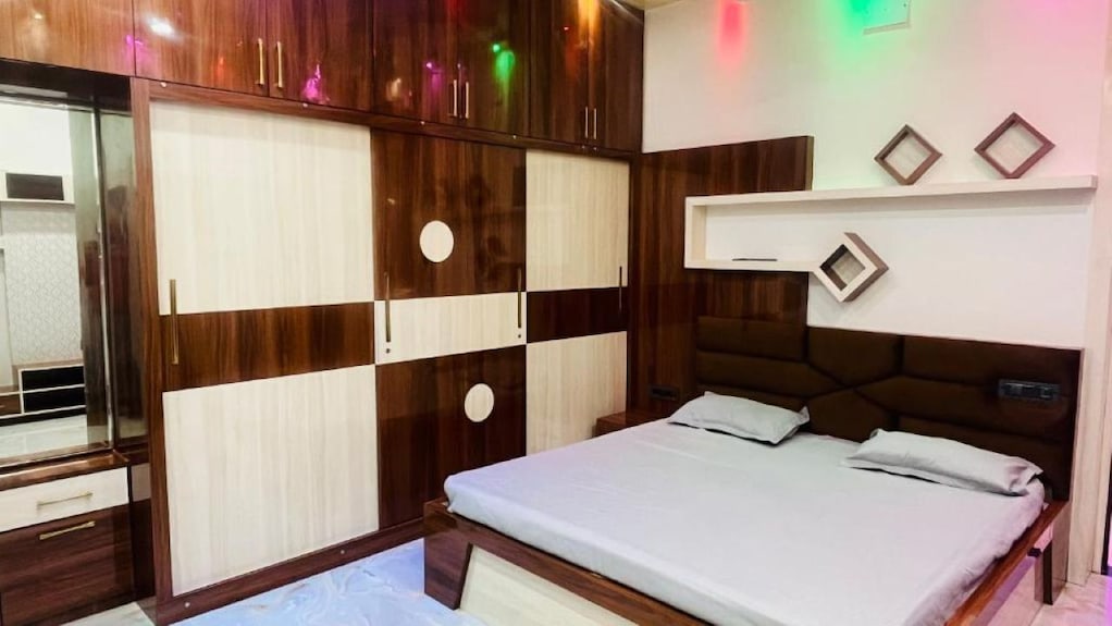 Shree Laadliju Kothi 1bhk Where Modern Luxury Meets The Warmth Of A Managed Home - Deoghar