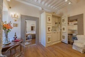 In-room dining - Casa Annateresa (Cortona)