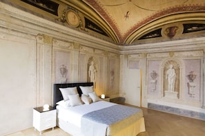 1 bedroom, bed sheets - Appartamento Imperiale (Cortona)