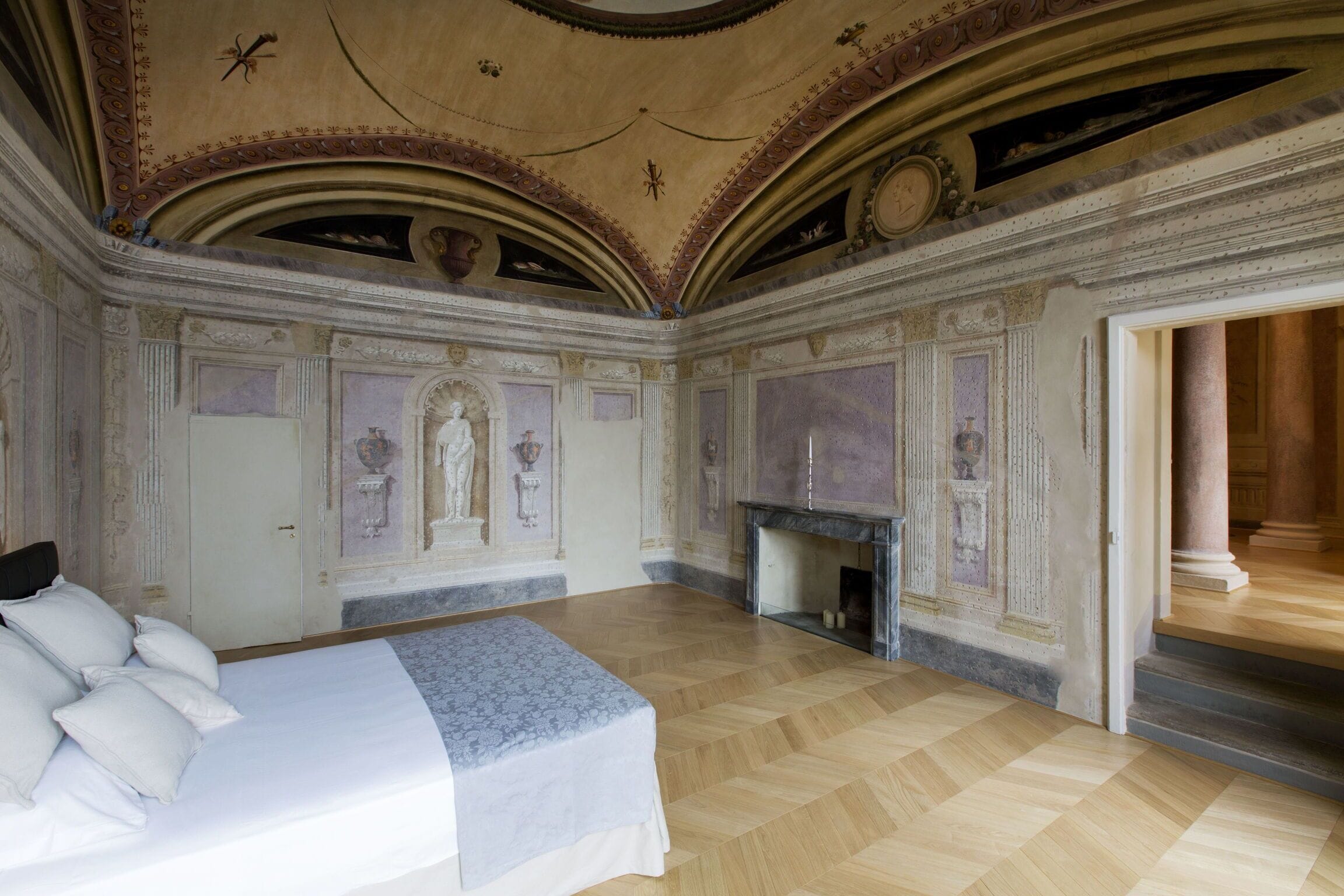 1 bedroom, bed sheets