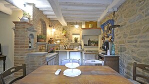 公寓 (2 Bedrooms) | 房內用餐區