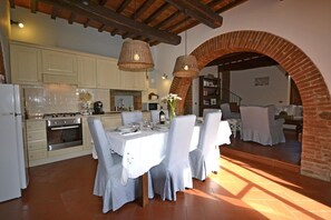 Villa (4 Bedrooms) | In-room dining - Casa i Pini (Cortona)