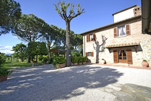 Villa (4 Bedrooms) | Front of property - Casa i Pini (Cortona)