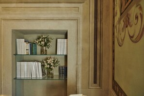 3 bedrooms, bed sheets