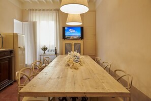 Apartment (3 Bedrooms) | In-room dining - Casa Ada e Sabo (Cortona)