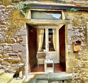 Apartment (1 Bedroom) | Front of property - Vicolo Della Scala Rooms - Il Sole (Cortona)