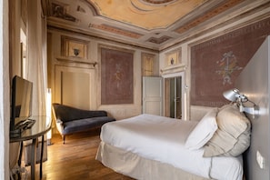 Apartment (2 Bedrooms)