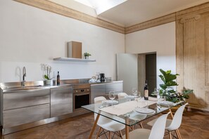 In-room dining - Appartamento Reale (Cortona)