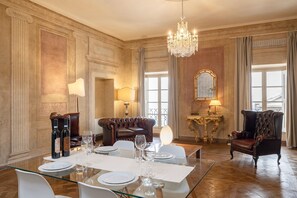 In-room dining - Appartamento Reale (Cortona)