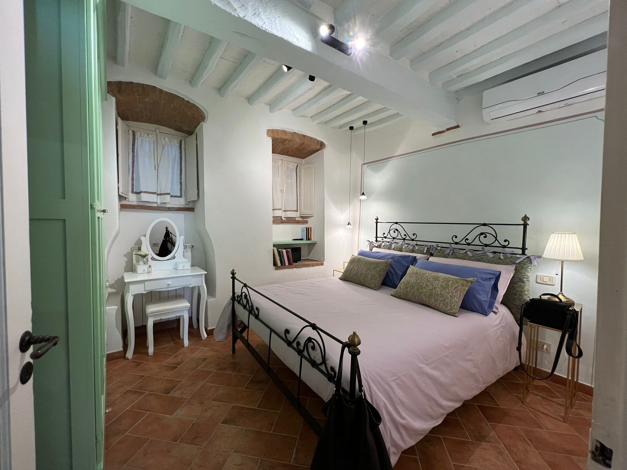 1 bedroom, iron/ironing board, bed sheets