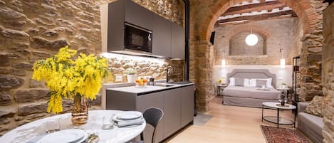 Apartment (1 Bedroom) | 1 bedroom, bed sheets