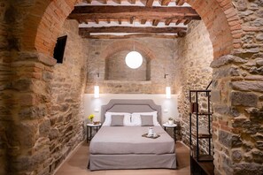 Apartment (1 Bedroom) | 1 bedroom, bed sheets - Maccari Suite (Cortona)