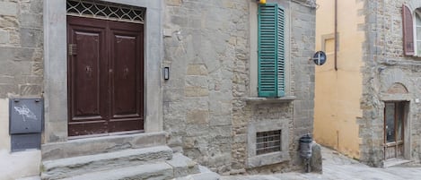 Apartment (1 Bedroom) | Front of property