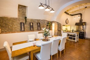 公寓 (4 Bedrooms) | 客房内用餐