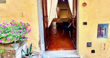 Vicolo Della Scala Rooms - La Luna