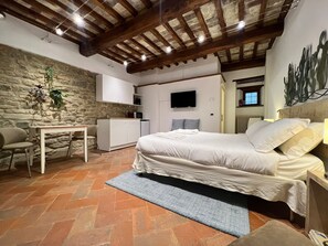 1 dormitori i roba de llit