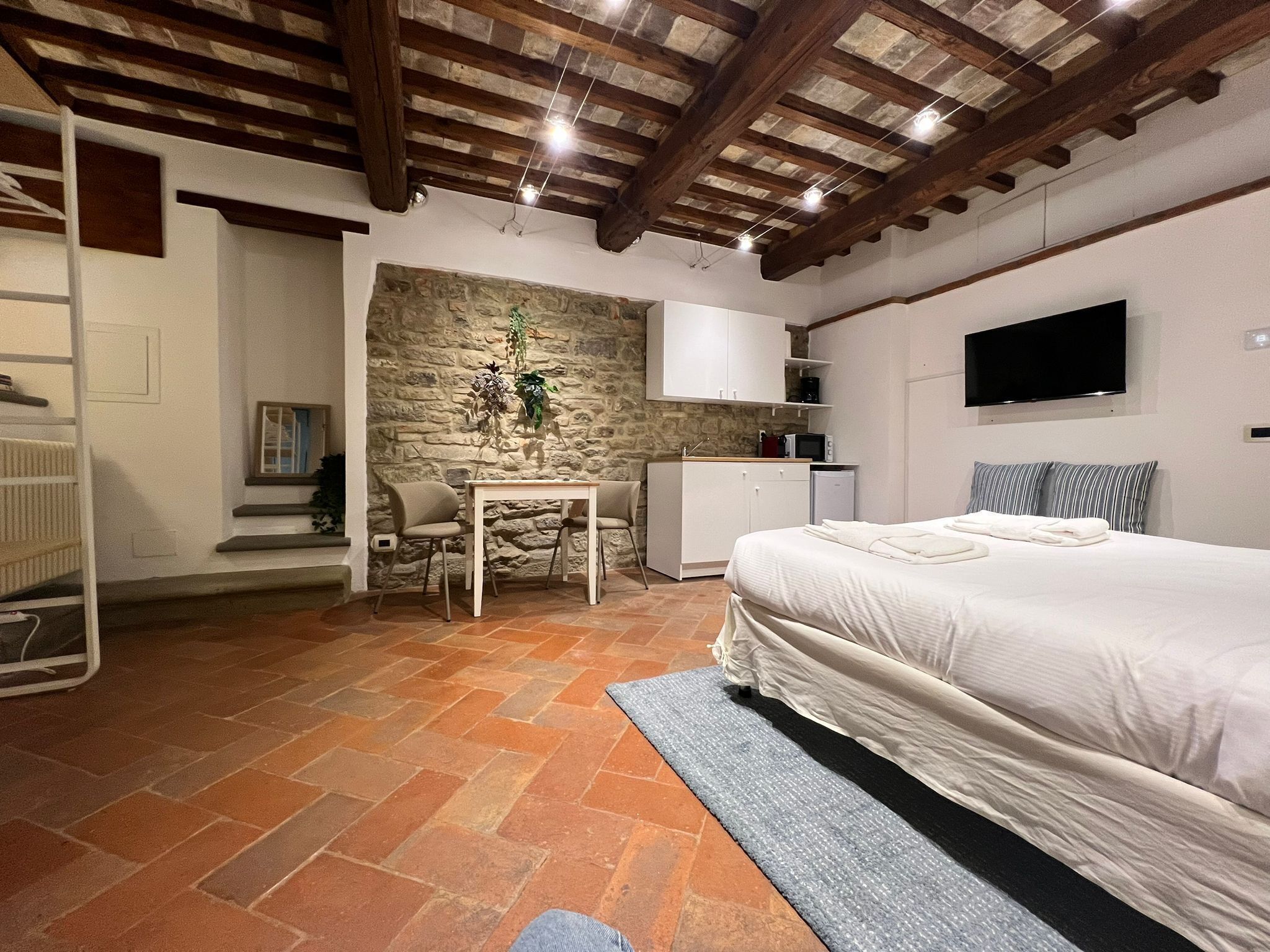 Apartment (1 Bedroom) | 1 bedroom, bed sheets