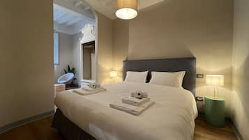 Apartment (2 Bedrooms) | 2 bedrooms, iron/ironing board, bed sheets