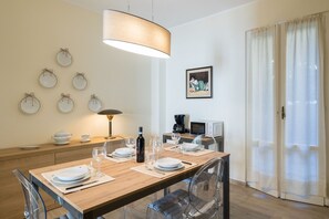 In-room dining - Casa Maria (Cortona)