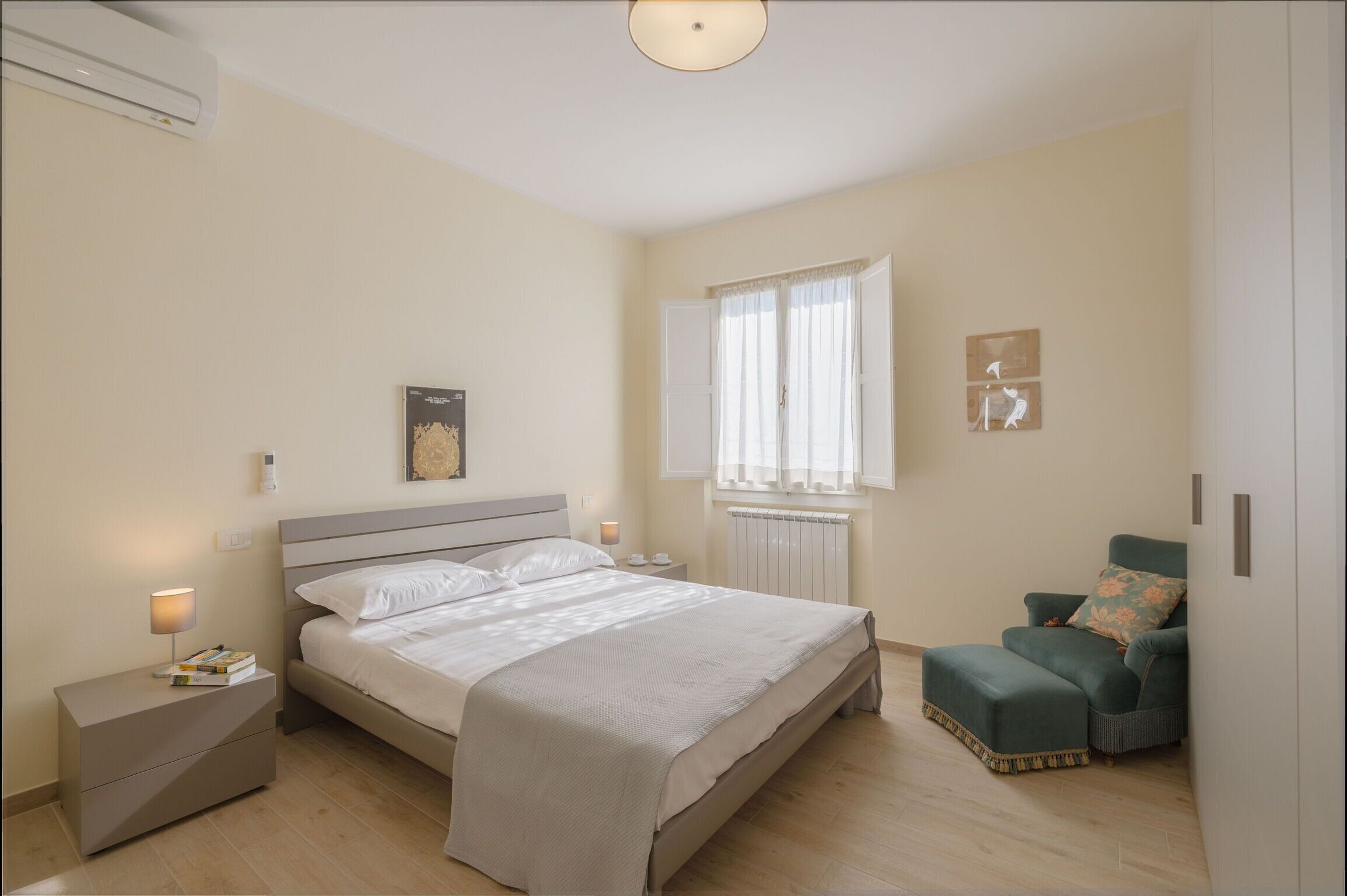 2 bedrooms, iron/ironing board, bed sheets