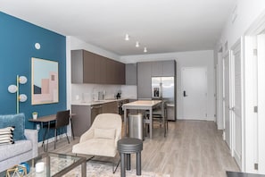 Appartement (1 Bedroom) | Cuisine privée | Réfrigérateur, cafetière/bouilloire