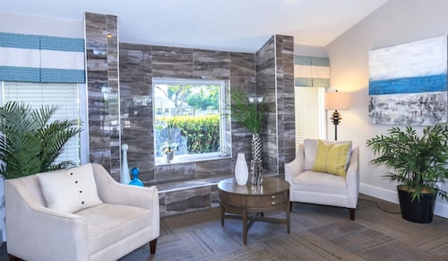 Landing Apartments Fort Myers Near Pine Manor