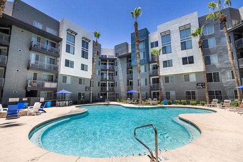 Landing Furnished Apartments near University Heights