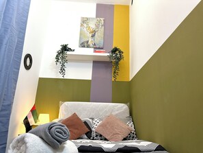 经济双人房, 阳台, 城市景观 | 办公桌、笔记本电脑工作区、熨斗/熨板、免费 WiFi