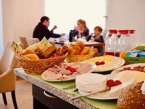 تناول الطعام