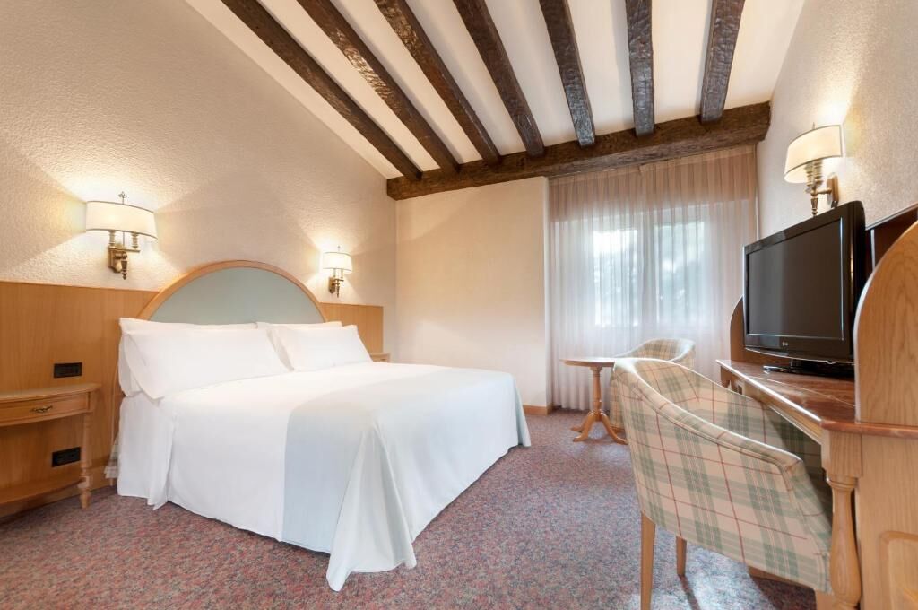 Double or Twin Room, Garden View | In-room safe, soundproofing, iron/ironing board, free WiFi