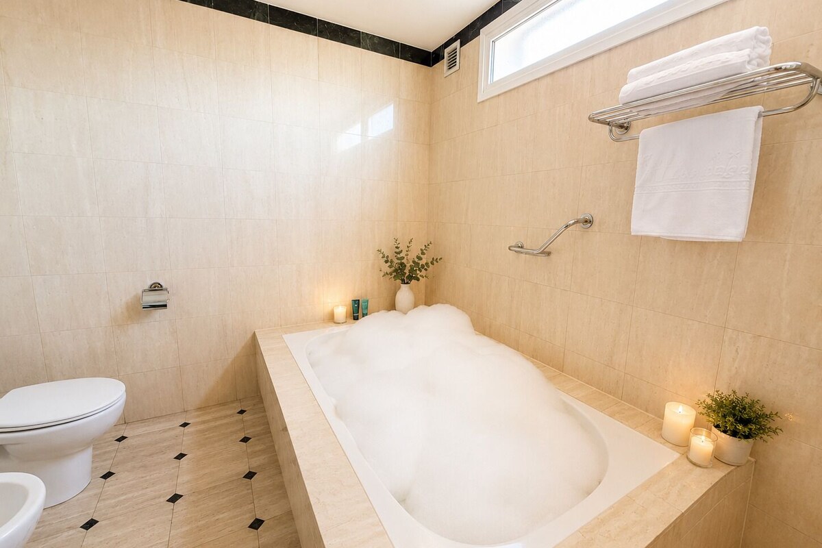 Junior Suite, Garden View | Bathroom