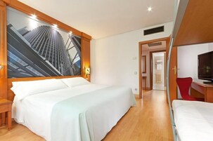 Quadruple Room, Garden View | In-room safe, soundproofing, iron/ironing board, free WiFi