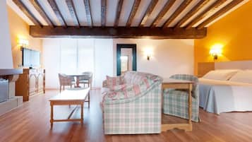 Junior-Suite, Gartenblick | Wohnbereich