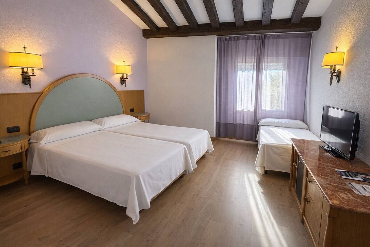 Triple Room, Garden View | In-room safe, soundproofing, iron/ironing board (on request)
