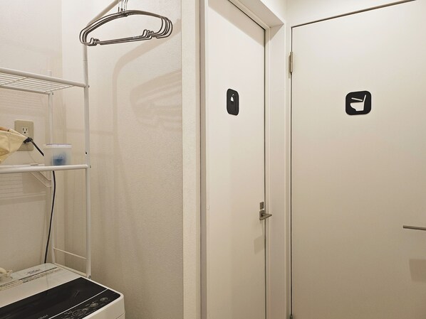 Family Suite | Bathroom | Shower, hair dryer, bidet, towels - Hermitage Hotel Nishishin (Tokyo)