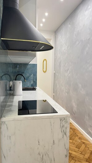 Private kitchen - Carina Deluxe Downtown Apartment on Király Street, Urban Lifestyle Living (Budapest)