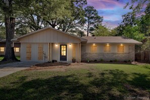 Exterior - Crew Quaters Sleeps 13 (Shreveport)