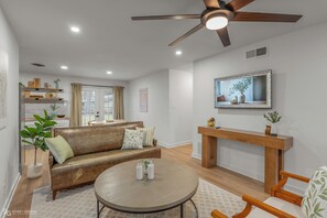 Living area - Crew Quaters Sleeps 13 (Shreveport)