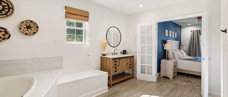 Fer et planche Ă repasser, Wi-Fi, literie fournie