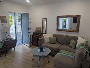 Smart TV - Westside Santa Barbara Retreat (Santa Barbara)