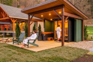 Terrace/patio - Jade Cabin at Highland Peaks Retreat (Highlands)